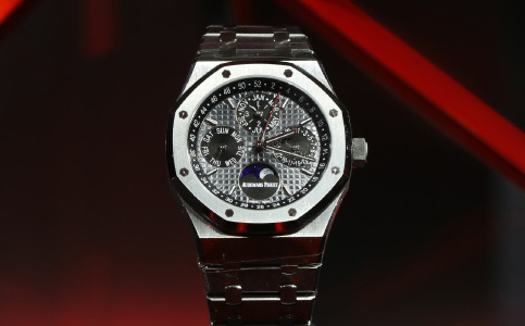 愛彼手表表內(nèi)進(jìn)水的正確處理辦法有哪些