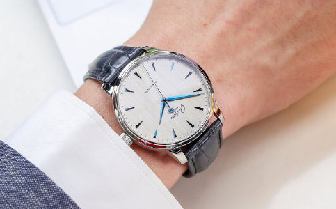 格拉蘇蒂手表維修網點(格拉蘇蒂手表走時誤差的相關知識)