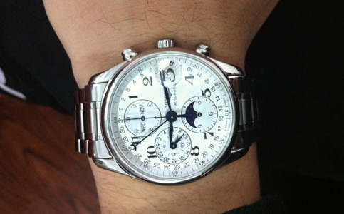 浪琴手表維修服務(wù)熱線（處理浪琴手表進灰問題的方法）