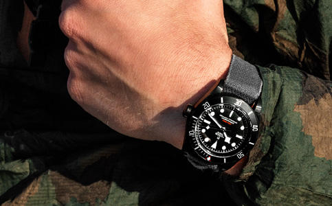 帝舵售后服務(wù)電話多少（帝舵手表時(shí)快時(shí)慢的解決方法）