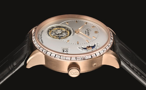 格拉蘇蒂維修售后服務(wù)（手表表蒙劃痕的處理方法及保養(yǎng)技巧）