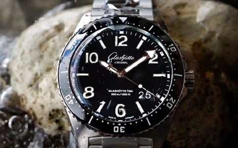 服務格拉蘇蒂維修中心(手表劃痕的處理方法及預防措施)