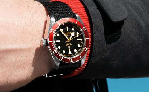 帝舵客服電話(huà)多少（帝舵手表表殼的保養(yǎng)秘訣）