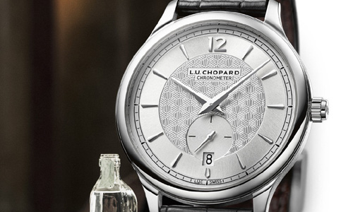 蕭邦官網(wǎng)維修電話（解決蕭邦手表發(fā)條擰反的方法）